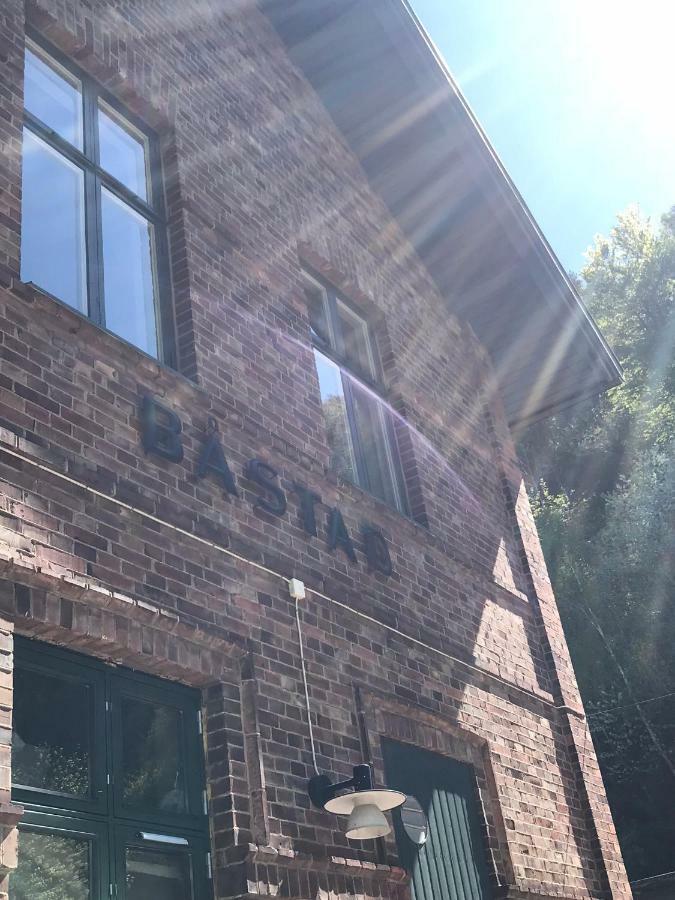 Tree Top Hill - The Old Station House - Bastad Holiday Apartments 外观 照片