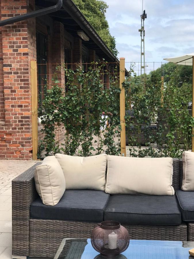 Tree Top Hill - The Old Station House - Bastad Holiday Apartments 外观 照片